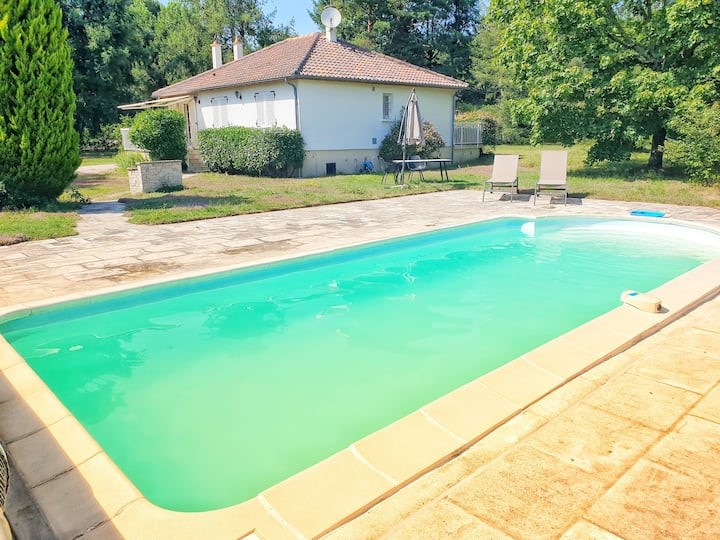 Piscine éclaircie